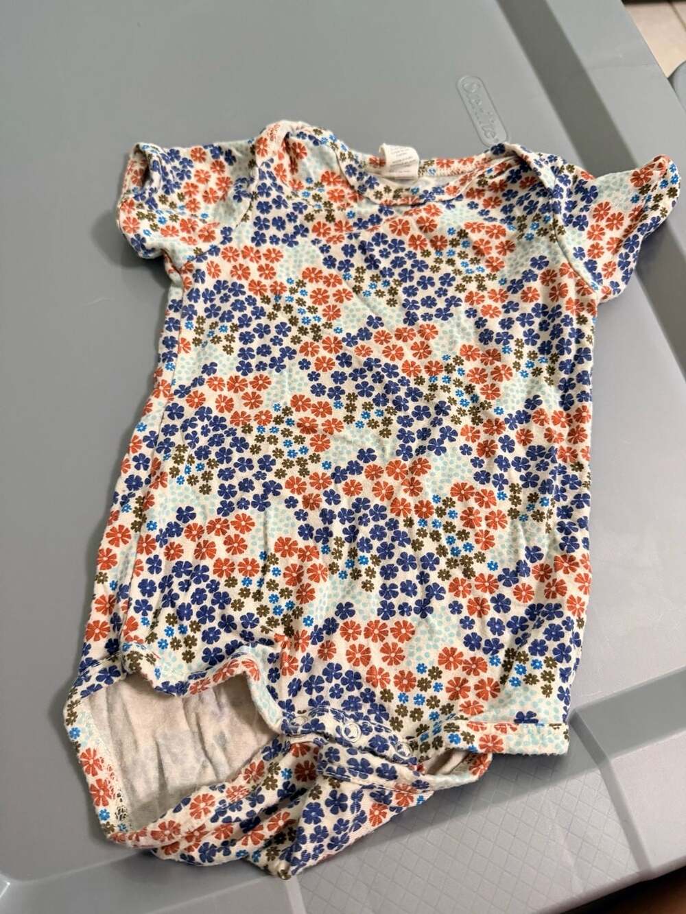 Kate Quinn Floral Print Short Sleeve Bodysuit Size 6-12m Multi